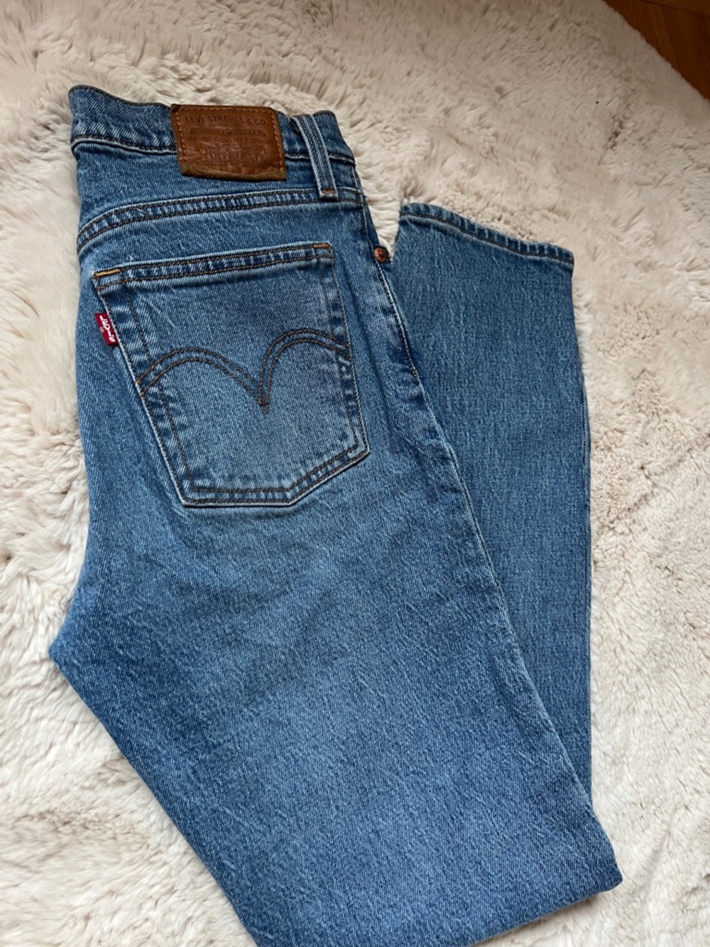 Levi’s WEDGIE 25 Classic High-Rise Blue Denim Jeans